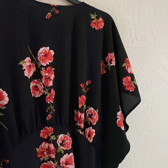 Maurice’s‎ Black Floral Kimono - Picture 5 of 8